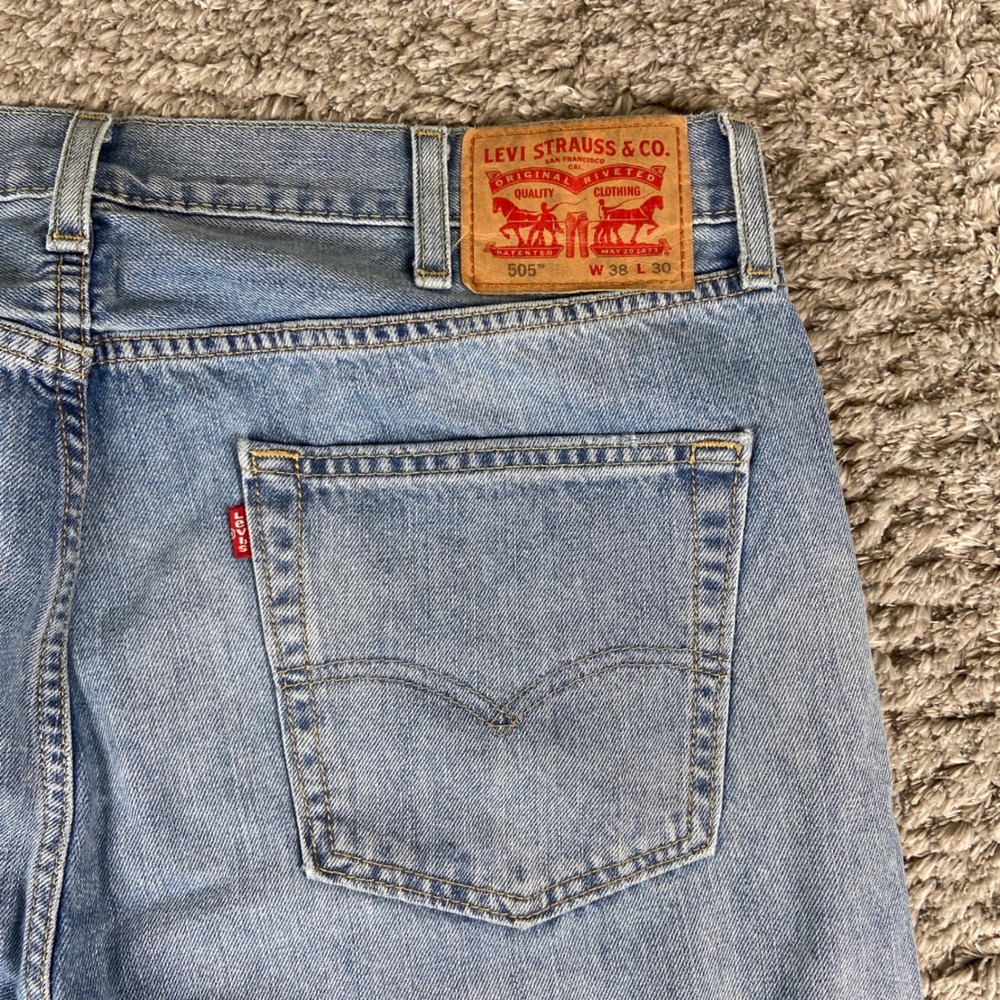 Levi's 505 Jeans Mens 38x30 Blue Denim Regular Straight Leg Classic Cottonโ Pant